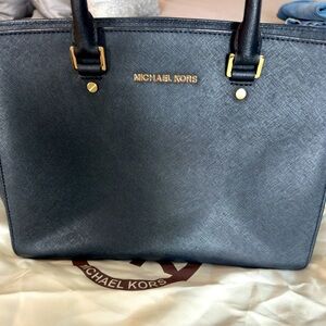 EUC Michael kors purse
